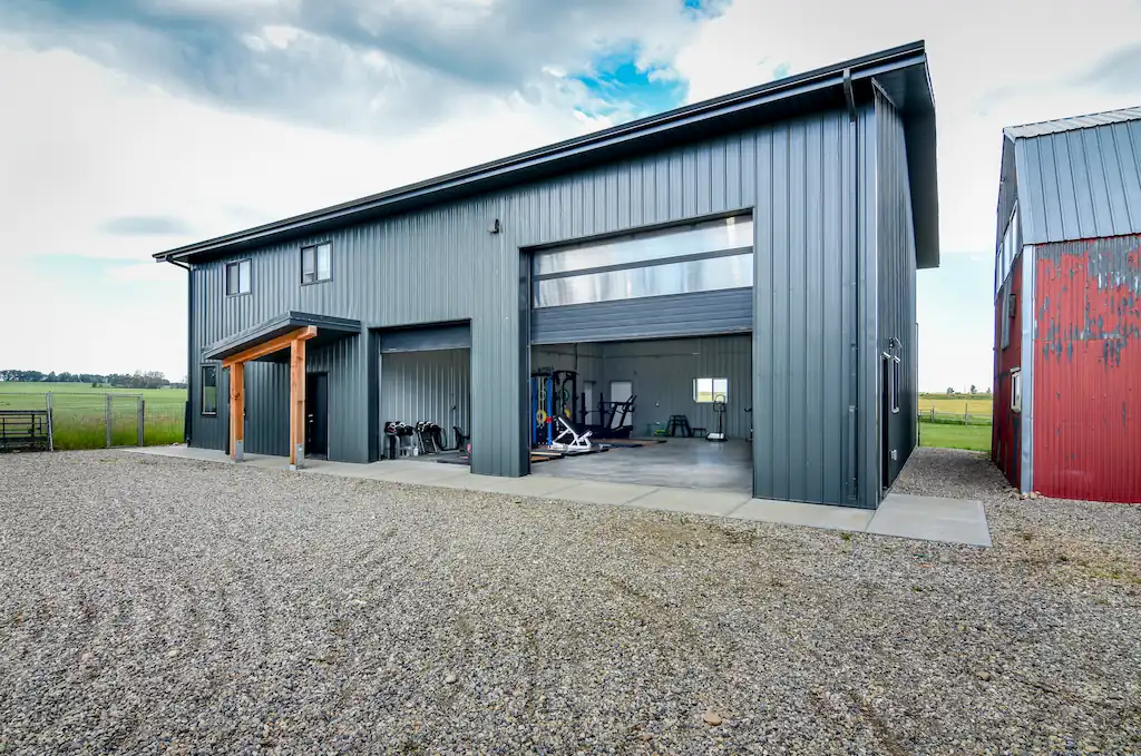 40' x 60' shop with a gym