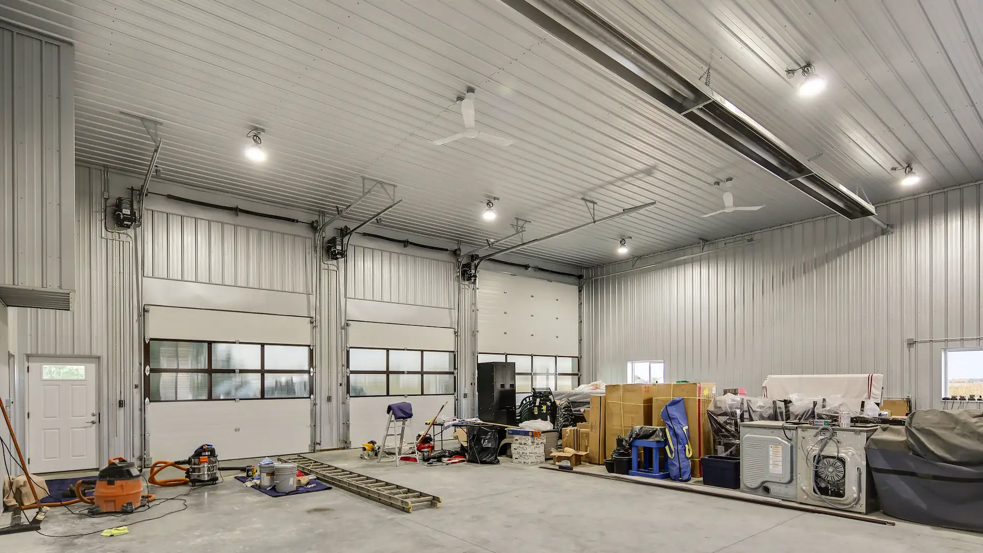 Interior of 3 bay barndominium shop