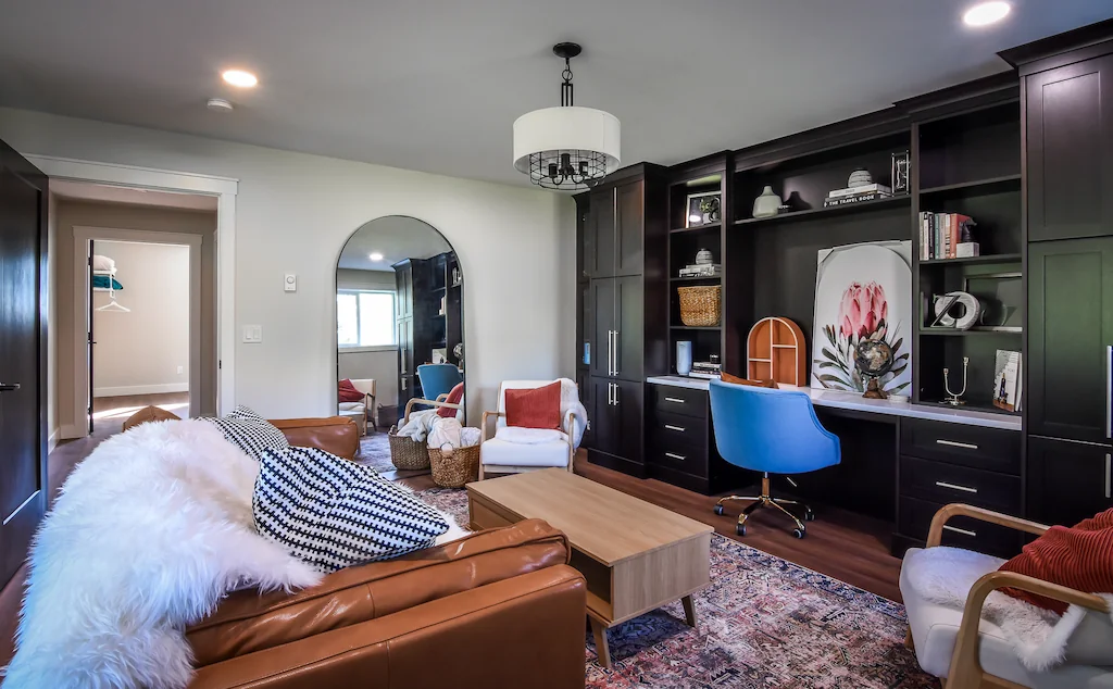 Inside a 40' x 40' hobby shop with guest suite is a bedroom and lounge area/office